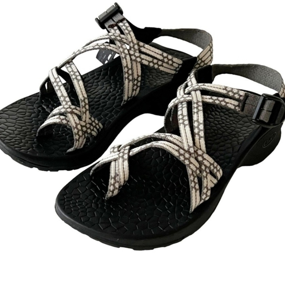 Chaco Yampa Grey & White Strappy Flat Thong Sandals Size 5 Excellent Cond
